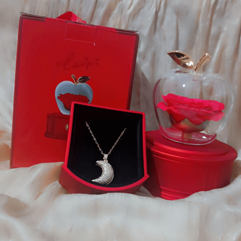 The romantic gift of an apple